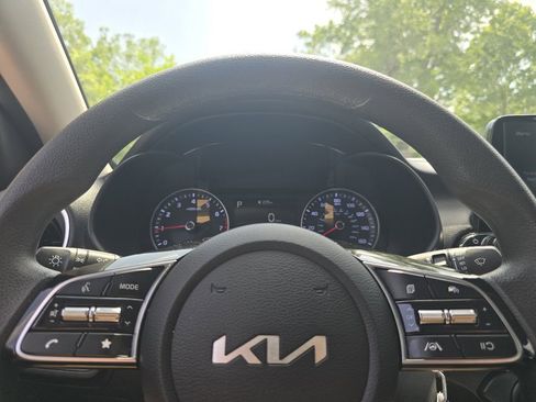 Used 2023 Kia Forte LXS w/ LXS Technology Package FWD image 25