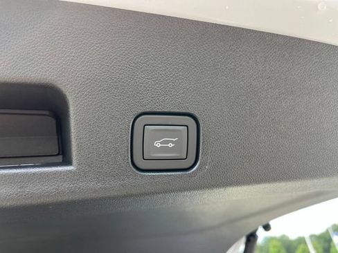 New 2026 Chevrolet Traverse Z71 w/ Enhanced Driving Package AWD/4WD image 8