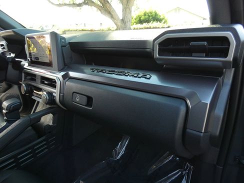 Used 2025 Toyota Tacoma SR5 image 32