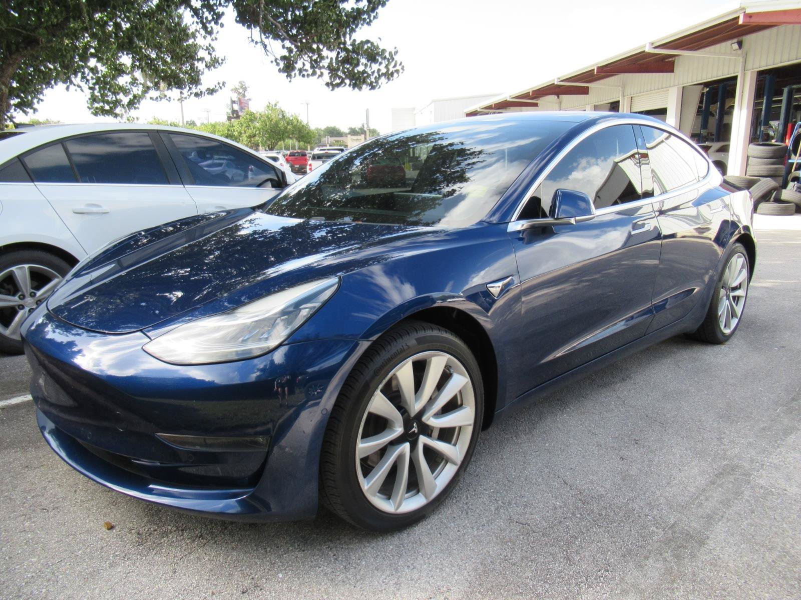 Used 2018 Tesla Model 3 Long Range RWD image 3