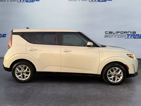 Used 2023 Kia Soul LX w/ Option Group 015 image 4