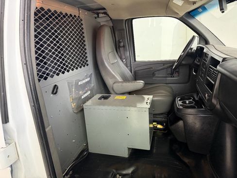 Used 2014 Chevrolet Express 3500 3500 3dr Extended Cargo Van image 81
