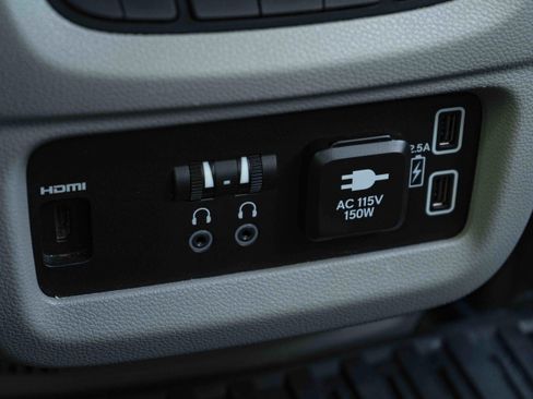 Used 2019 Honda Pilot Touring image 44