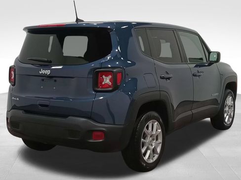 Used 2023 Jeep Renegade Latitude AWD/4WD image 3