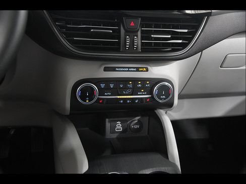 Used 2025 Ford Escape Active w/ Cold Weather Package AWD/4WD image 13