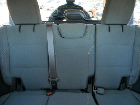 Used 2024 Jeep Wrangler Unlimited Sport AWD/4WD image 13