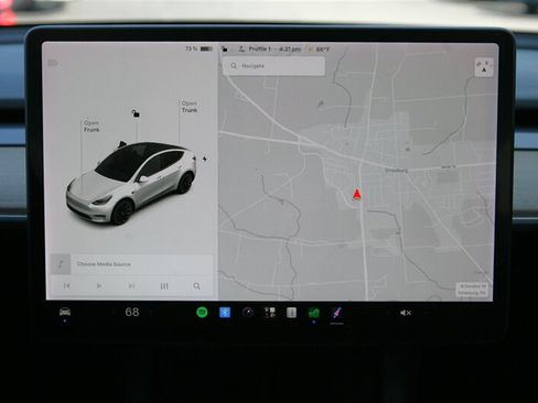 Used 2021 Tesla Model Y Long Range AWD/4WD image 23