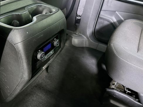 Used 2025 Chevrolet Traverse LT image 27