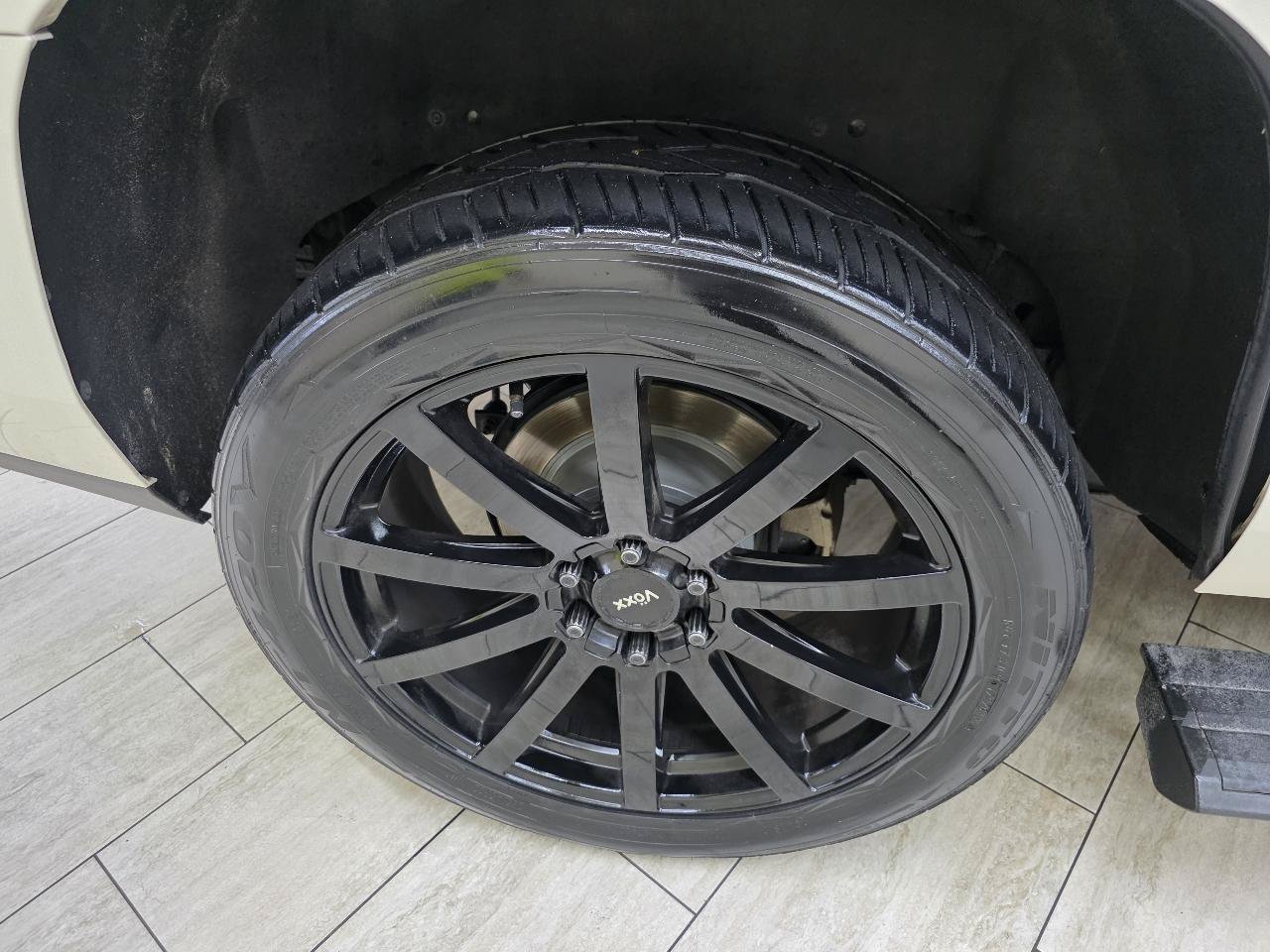 Used 2015 Cadillac Escalade Platinum AWD/4WD image 41