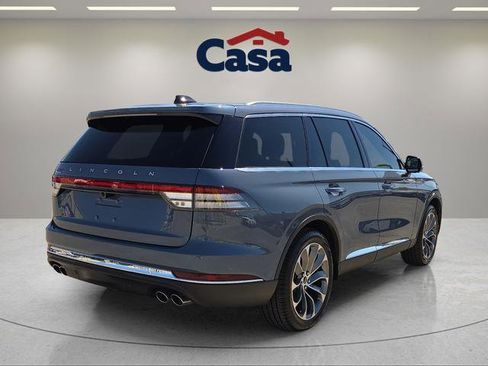 Used 2025 Lincoln Aviator Reserve w/ Illumination Package RWD image 3