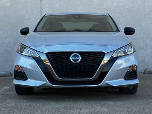 Used 2021 Nissan Altima 2.5 SR FWD image 3