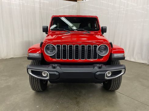 Used 2026 Jeep Wrangler Unlimited Sahara AWD/4WD image 9