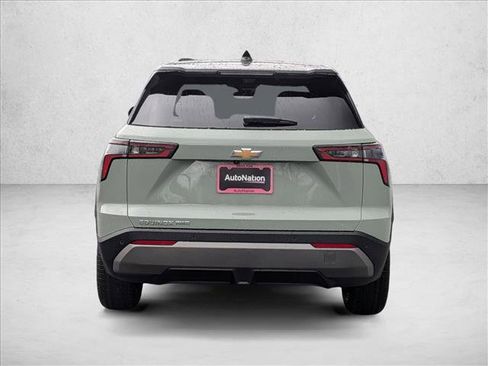 New 2026 Chevrolet Equinox LT w/ Convenience Package II AWD/4WD image 8