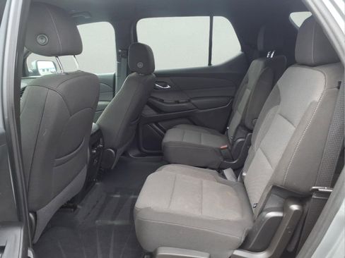 Certified 2023 Chevrolet Traverse LT FWD image 13