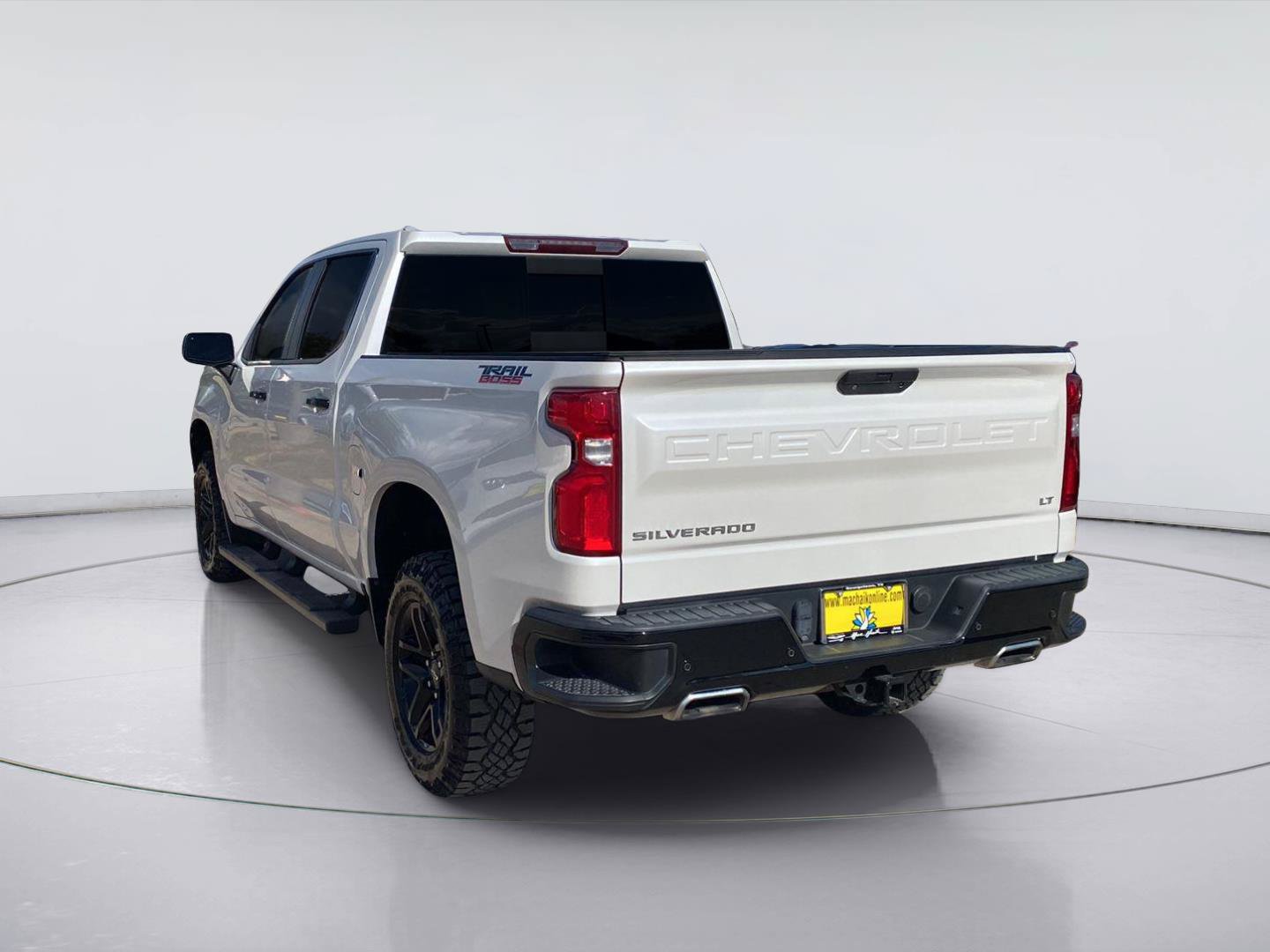 Used 2021 Chevrolet Silverado 1500 LT Trail Boss w/ Convenience Package II AWD/4WD image 3