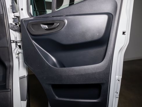 Used 2023 Mercedes-Benz Sprinter 2500 image 39