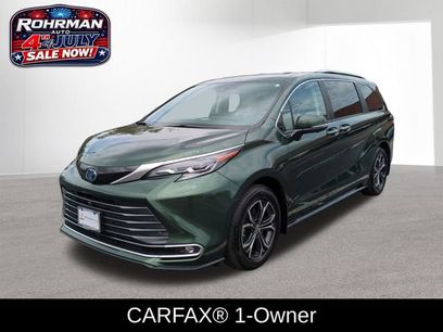 Used 2025 Toyota Sienna Platinum
