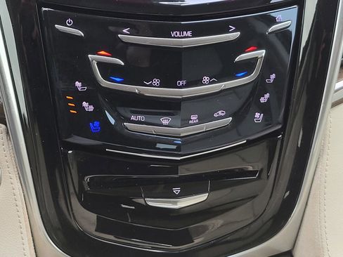 Used 2020 Cadillac Escalade Luxury AWD/4WD image 29