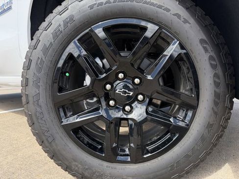 Used 2023 Chevrolet Silverado 1500 RST w/ Z71 Off-Road Package image 10