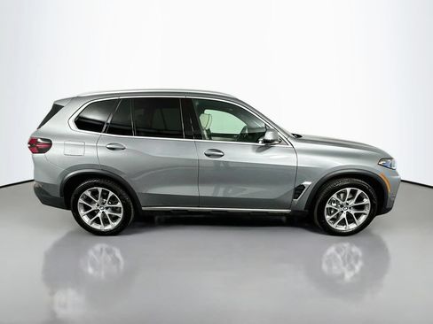 Used 2024 BMW X5 xDrive40i w/ Premium Package AWD/4WD image 4
