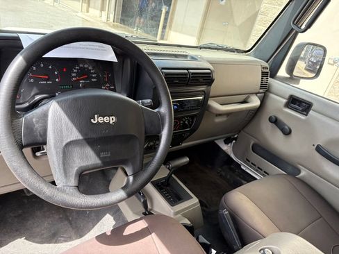 Used 2005 Jeep Wrangler Rubicon AWD/4WD image 17