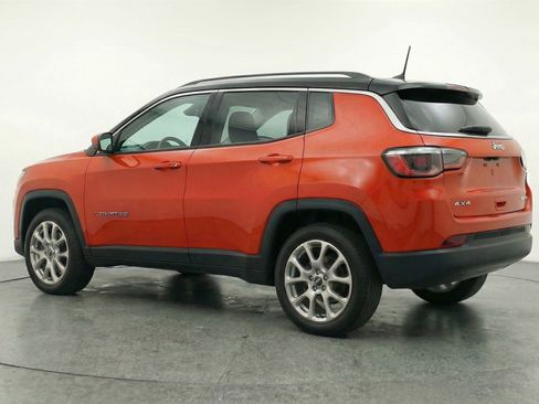 Used 2025 Jeep Compass Limited image 6