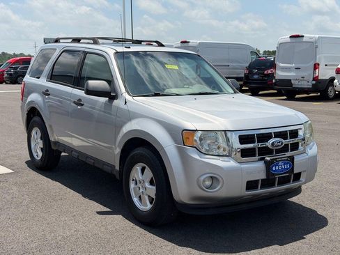 Used 2012 Ford Escape XLT FWD image 3