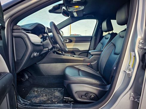 New 2026 Jeep Compass Limited image 12