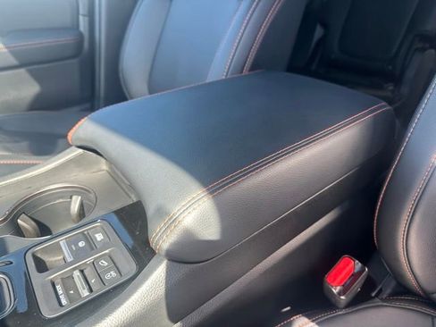 Used 2025 Honda Pilot TrailSport image 12
