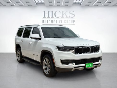 Used 2022 Jeep Wagoneer Series II AWD/4WD image 3