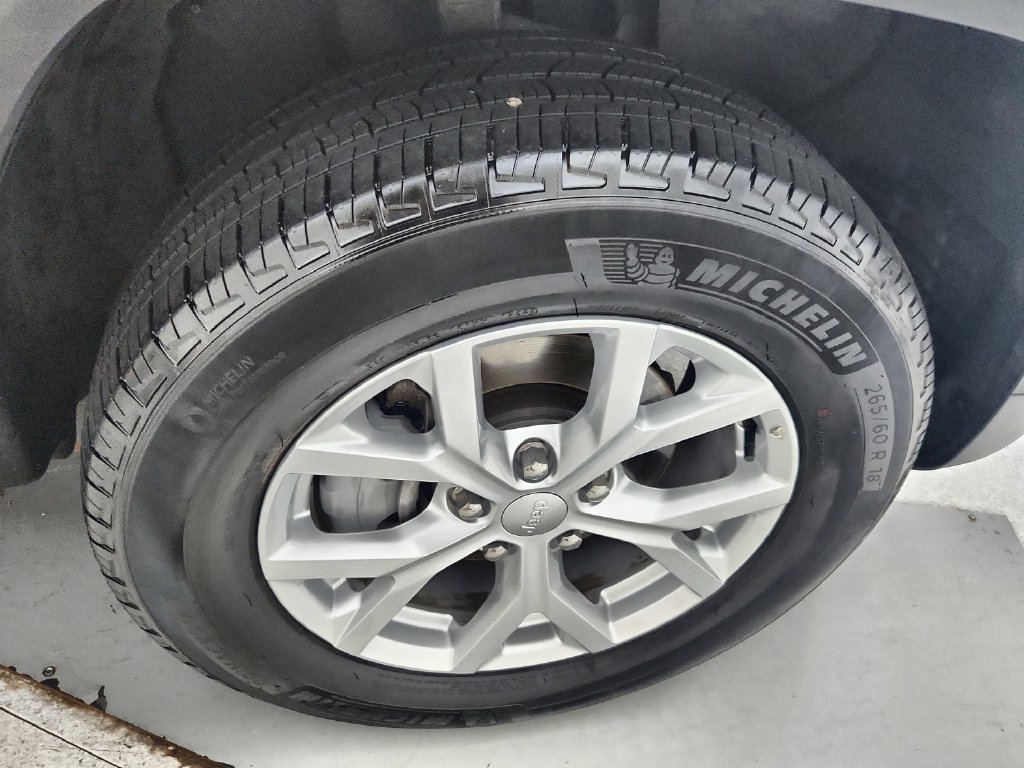 Certified 2023 Jeep Grand Cherokee Limited AWD/4WD image 39