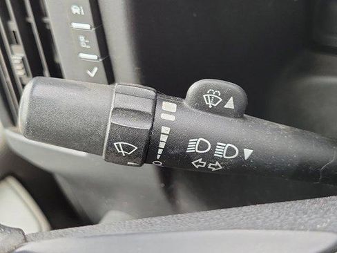 Used 2015 Chevrolet Express 2500 RWD image 19