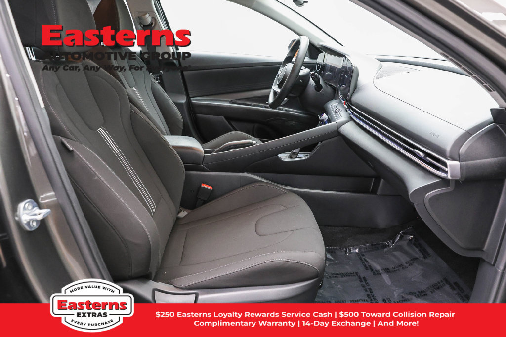 Used 2024 Hyundai Elantra SEL FWD image 24