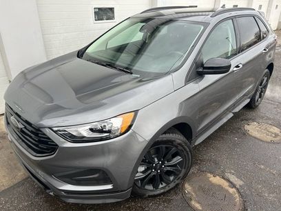 Used 2024 Ford Edge SE w/ Black Appearance Package