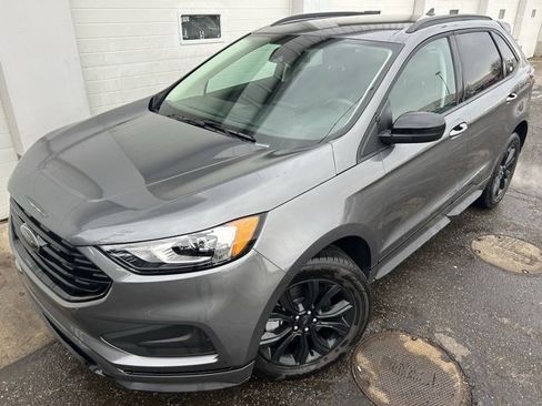 Used 2024 Ford Edge SE w/ Black Appearance Package image 1
