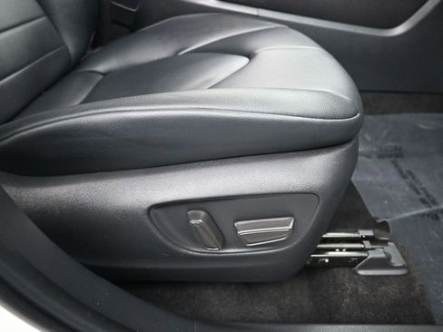 Used 2023 Toyota Highlander XLE image 10