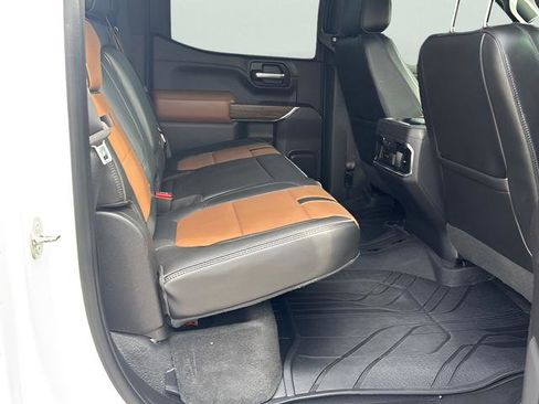 Used 2019 Chevrolet Silverado 1500 High Country w/ Technology Package AWD/4WD image 13