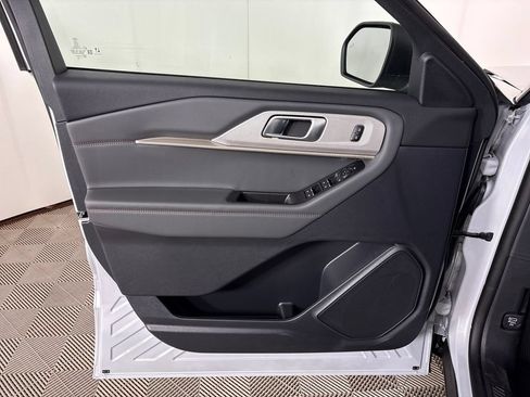 New 2026 Ford Explorer Active w/ Active Comfort Package RWD image 17