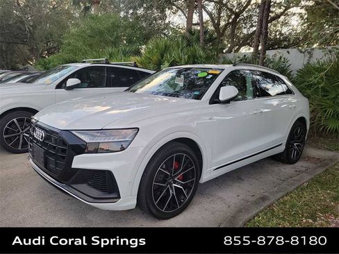 Used 2020 Audi Q8 Prestige w/ Prestige Package image 2