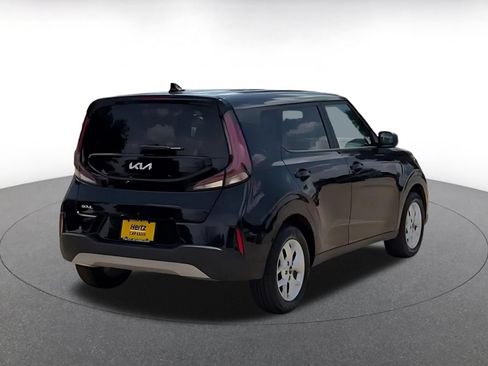 Used 2025 Kia Soul LX w/ LX Technology Package FWD image 14