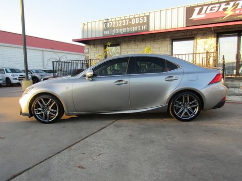 Used 2018 Lexus IS 300 F Sport image 2
