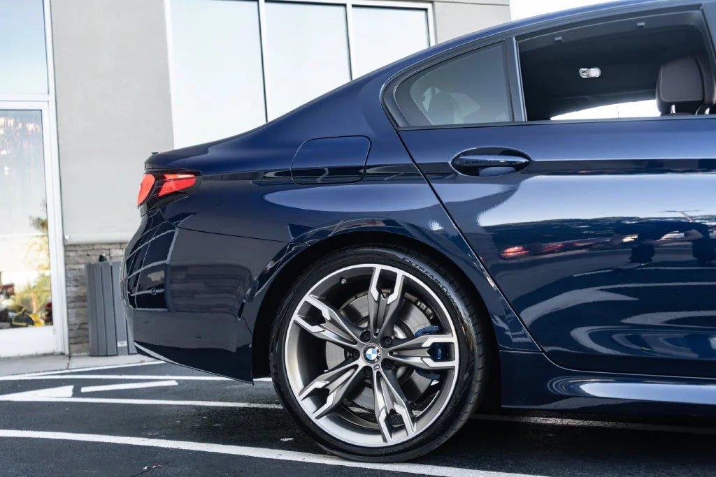 Used 2021 BMW M550i xDrive w/ Executive Package AWD/4WD image 9