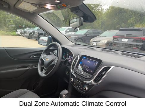 Used 2022 Chevrolet Equinox LT AWD/4WD image 16