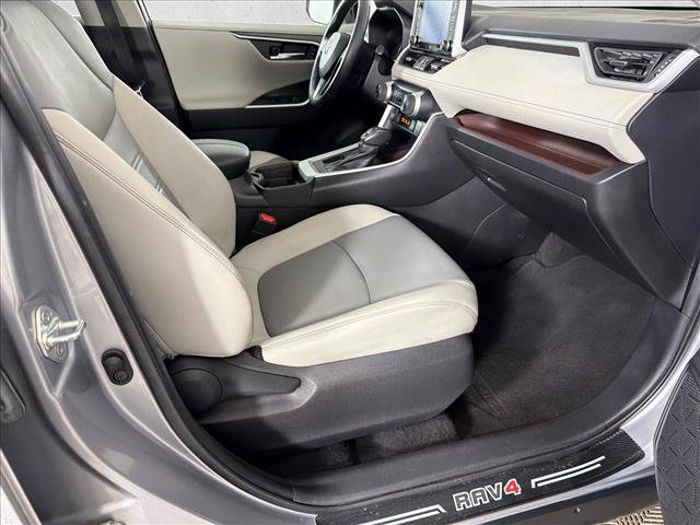 Used 2021 Toyota RAV4 Limited FWD image 15
