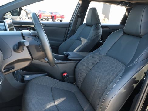 Used 2024 Toyota bZ4X XLE w/ Weather Package image 30