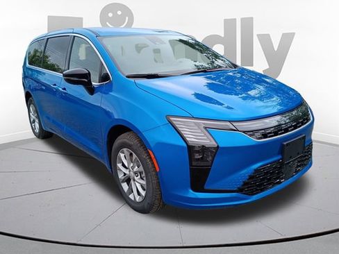 New 2027 Chrysler Pacifica Select w/ Family Tech Group AWD/4WD image 3