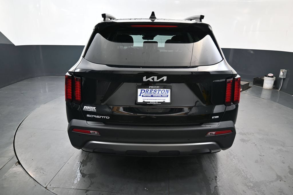 Certified 2023 Kia Sorento S AWD/4WD image 8