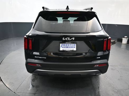 Used 2023 Kia Sorento S AWD/4WD image 8
