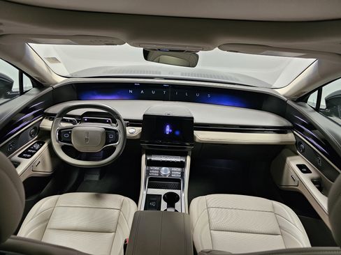 Used 2024 Lincoln Nautilus Premier w/ Equipment Group 102A image 20