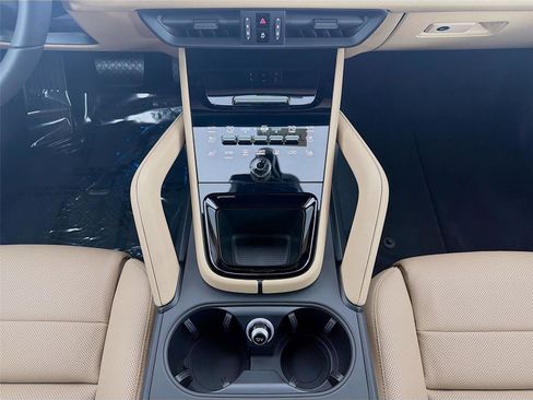 New 2026 Porsche Cayenne image 18